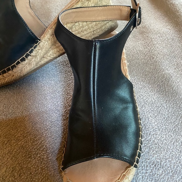 Sandals - Picture 3 of 3